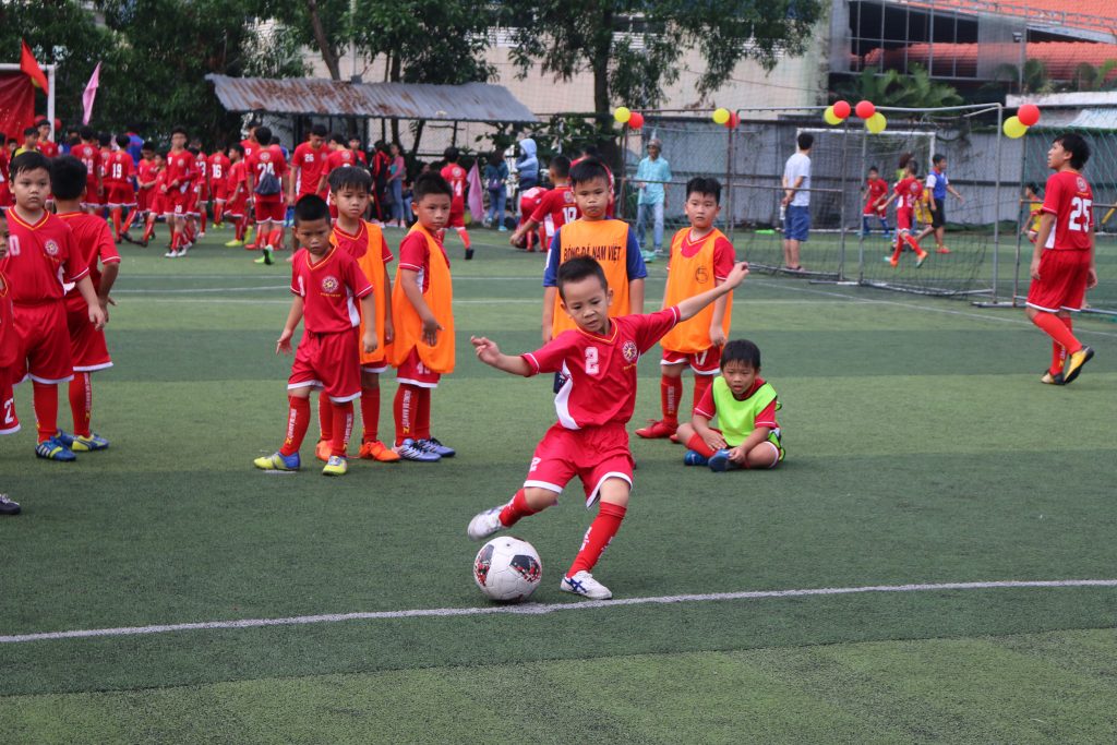 dạy bóng đá trẻ em tphcm | Bóng 24h